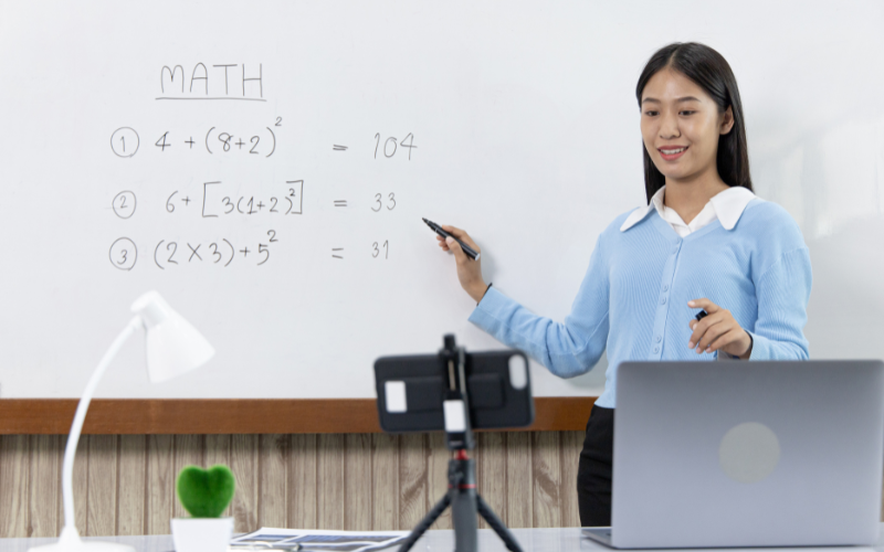 Dạy học online