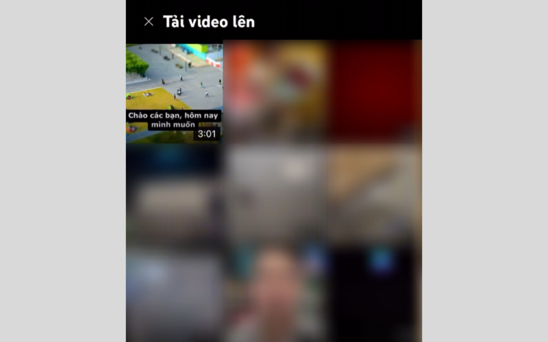 Chọn video bạn muốn đăng tải từ thư viện điện thoại